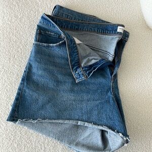 - Abercrombie The dad short high rise